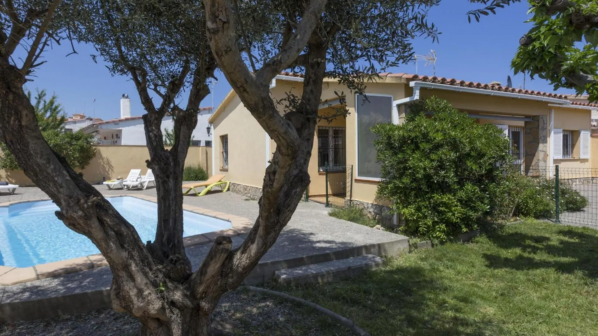 Holiday home Casa En Torroella De Montgri Con Piscina Privada, Cerca De La Playa Y Centro Turistico - Es-325-17 Villa Spain